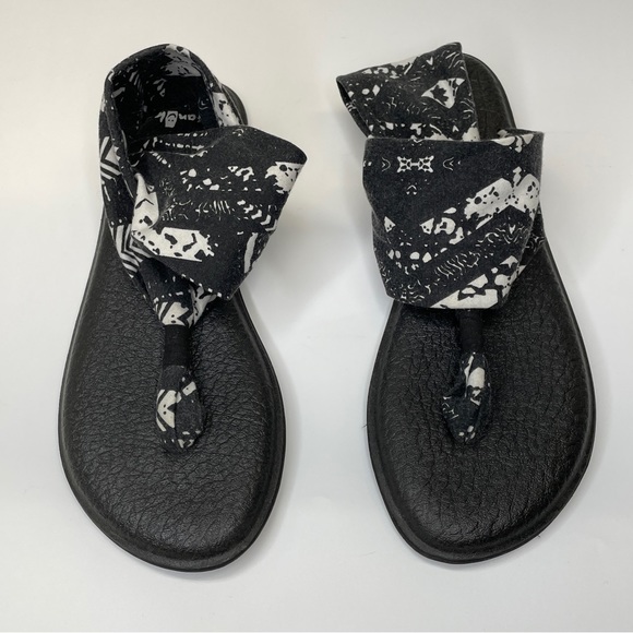 Sanuk Sandals Womens 8 Black White Yoga Sling Shoes Fabric Flip Flops Summer - Picture 2 of 11